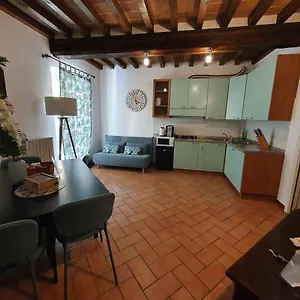 Mentana 14 , Parma Italia