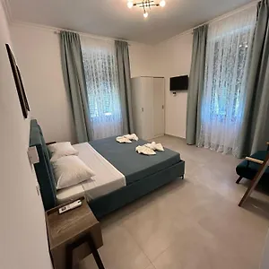 Ania , La Spezia Italia